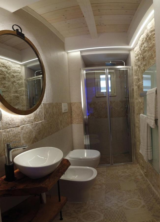 מנפרדוניה Le Vecchie Mura Suite & Room מראה חיצוני תמונה