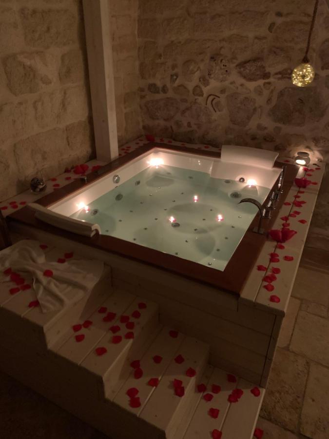 מנפרדוניה Le Vecchie Mura Suite & Room מראה חיצוני תמונה