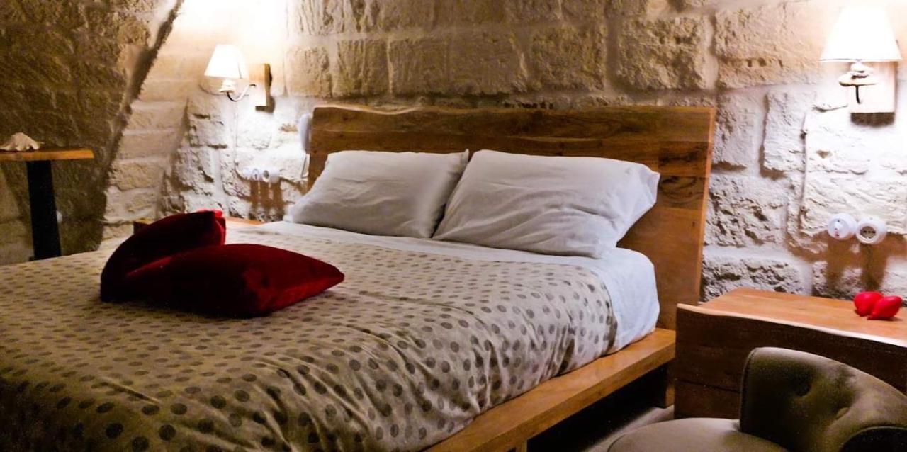 מנפרדוניה Le Vecchie Mura Suite & Room מראה חיצוני תמונה