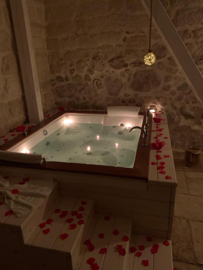 מנפרדוניה Le Vecchie Mura Suite & Room מראה חיצוני תמונה